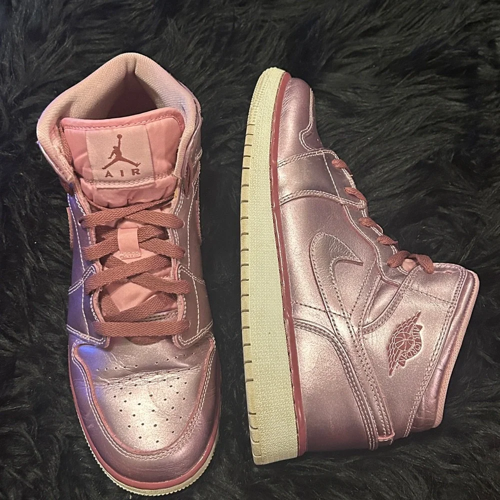 Air Jordan 1 Mid SE GS 'Metallic Pink Rose' Sz 8Y Big Kids HTF sz